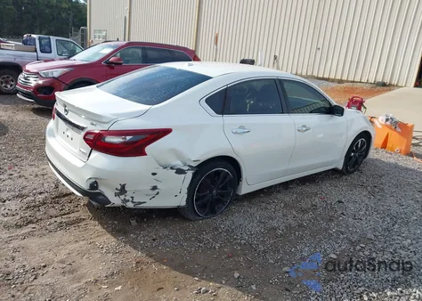 2018 Nissan Altima 2.5 Sr z USA, uszkodzony, nr VIN 1N4AL3AP7JC287027